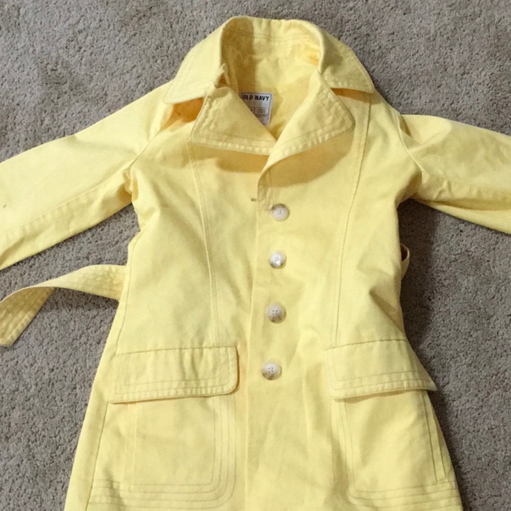 Yellow Pocketed Collar Tie Buttoned Rain Coat